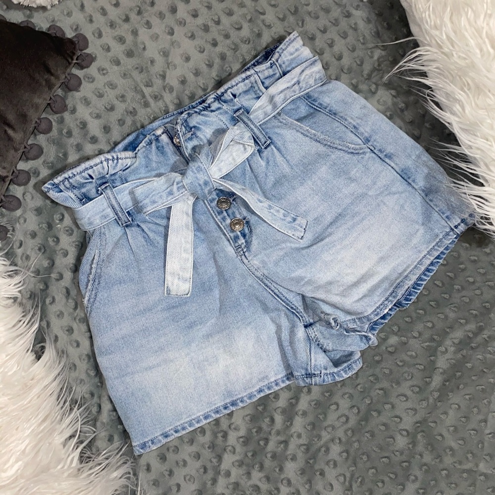 American Eagle Bucket shorts